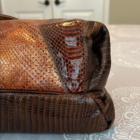 Sharif Stylish Brown Shoulder Bag with Snakeskin Texture and Snap Flap Closure - Picture 4 of 6